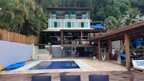 SPECTACULAR HOME WITH DECK ON THE SEA!!!
