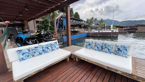 SPECTACULAR HOME WITH DECK ON THE SEA!!!