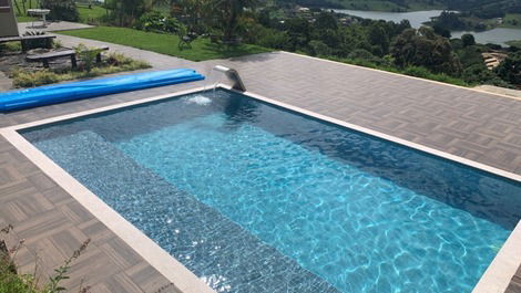 Piscina com chafariz