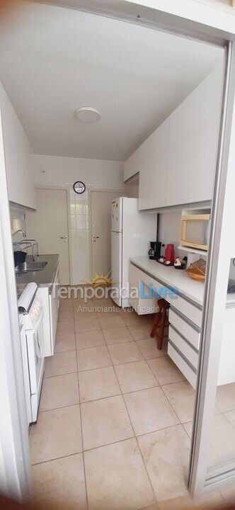 Apartamento para aluguel de temporada em Guarujá (Pitangueiras)