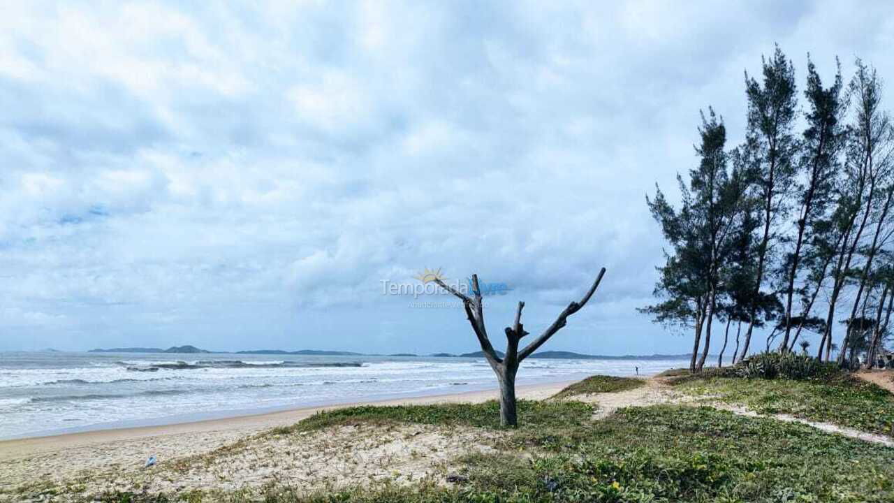 Casa para alquiler de vacaciones em Cabo Frio (Unamar)