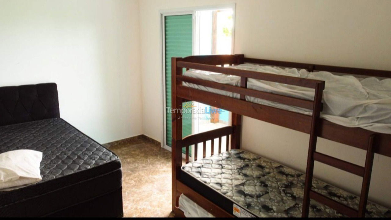 Casa para aluguel de temporada em Itanhaém (Balneario Jequetiba)
