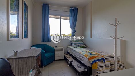 Pamplona Beach 2 Bedroom Apartment with side view