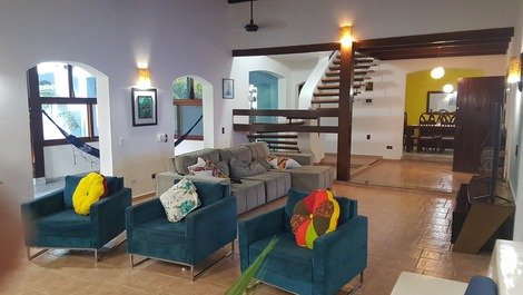 Large house on the beach of Barequecaba with 530m of living space at 150m from the beach