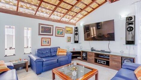 Casa 7 habitaciones a 50 m de la playa con mucama incluida, Guarajuba