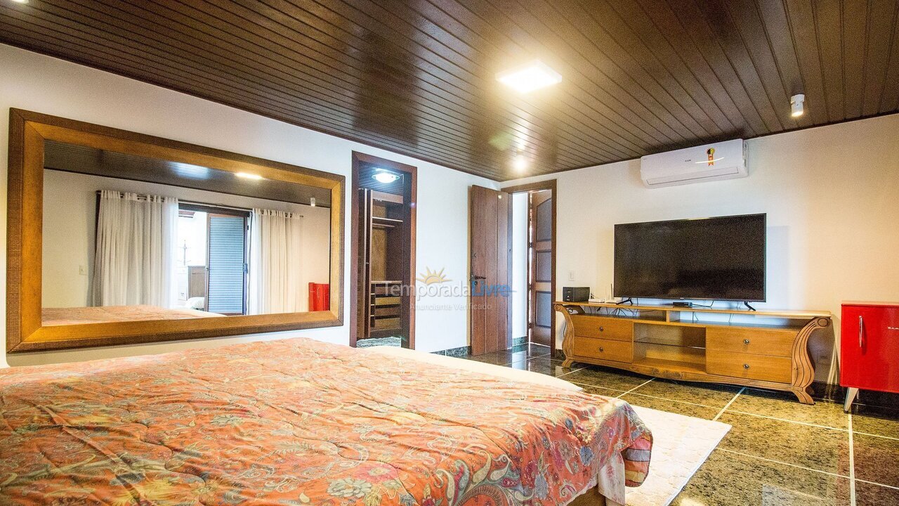 Casa para aluguel de temporada em Armação dos Búzios (Praia da Ferradura)