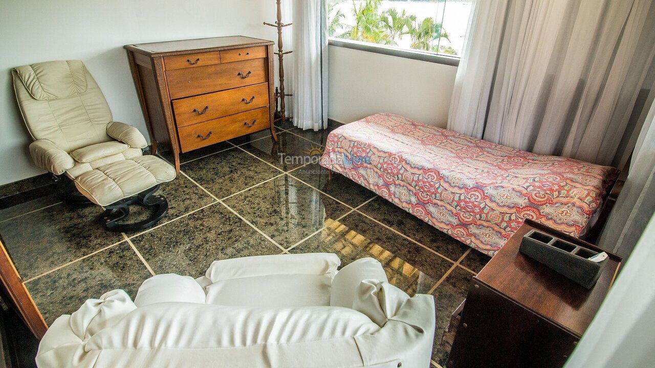 Casa para aluguel de temporada em Armação dos Búzios (Praia da Ferradura)