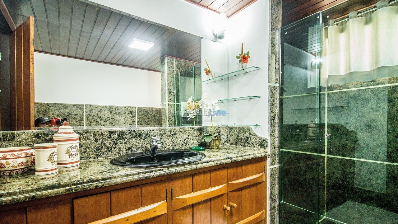 Casa para aluguel de temporada em Armação dos Búzios (Praia da Ferradura)