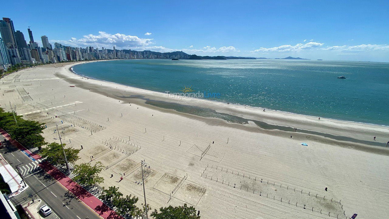 Apartamento para aluguel de temporada em Balneário Camboriú (Praia Central)