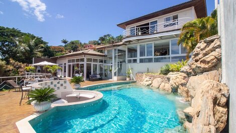 Maravillosa Mansión Frente a Praia da Ferradura Por Luxury Rentals