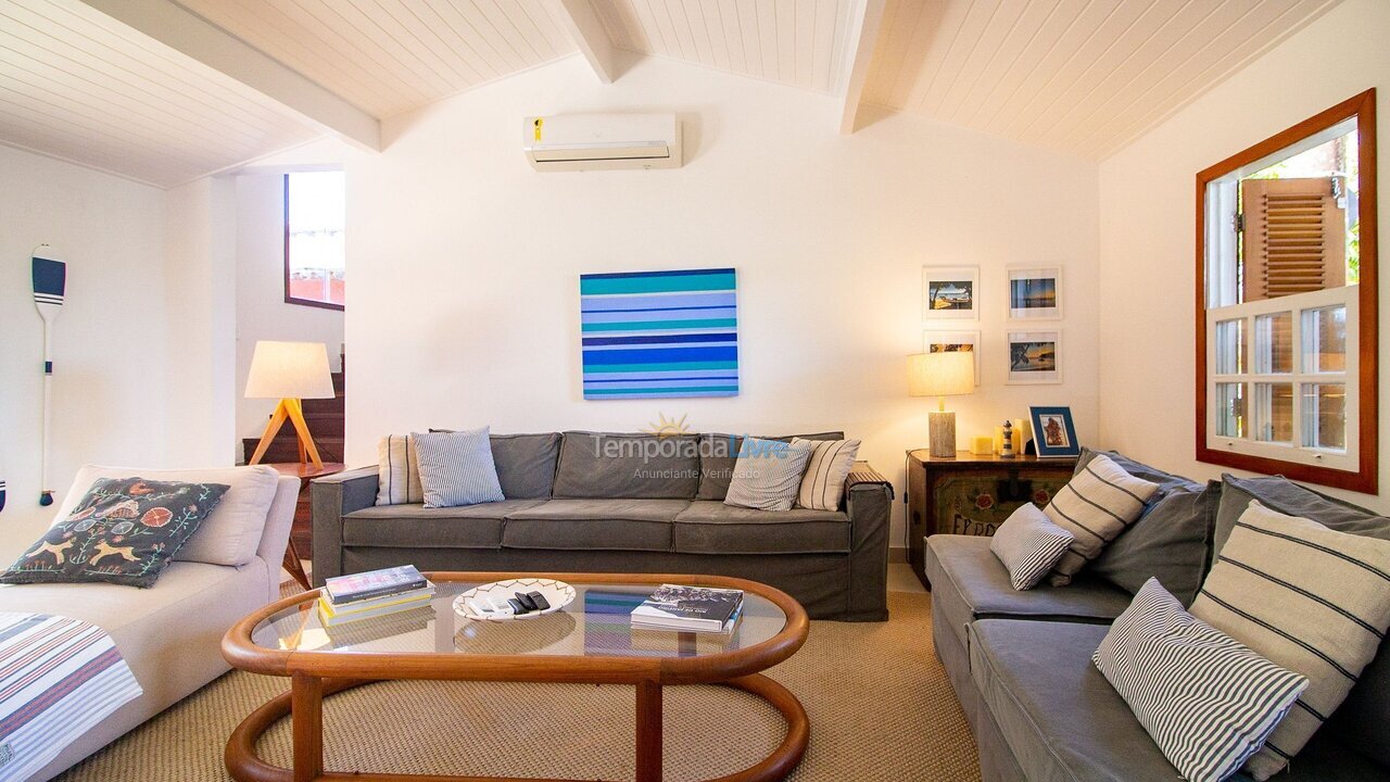 Casa para aluguel de temporada em Armação dos Búzios (Praia dos Ossos)
