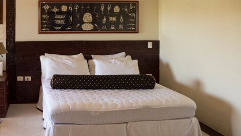 Mansion with Eleven Suites Less than 2 Minutes Walking to the Beach...