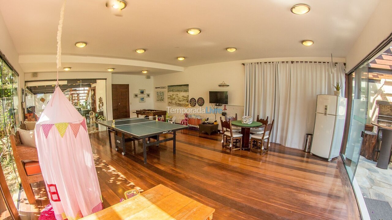 Casa para aluguel de temporada em Armação dos Búzios (Praia da Ferradura)