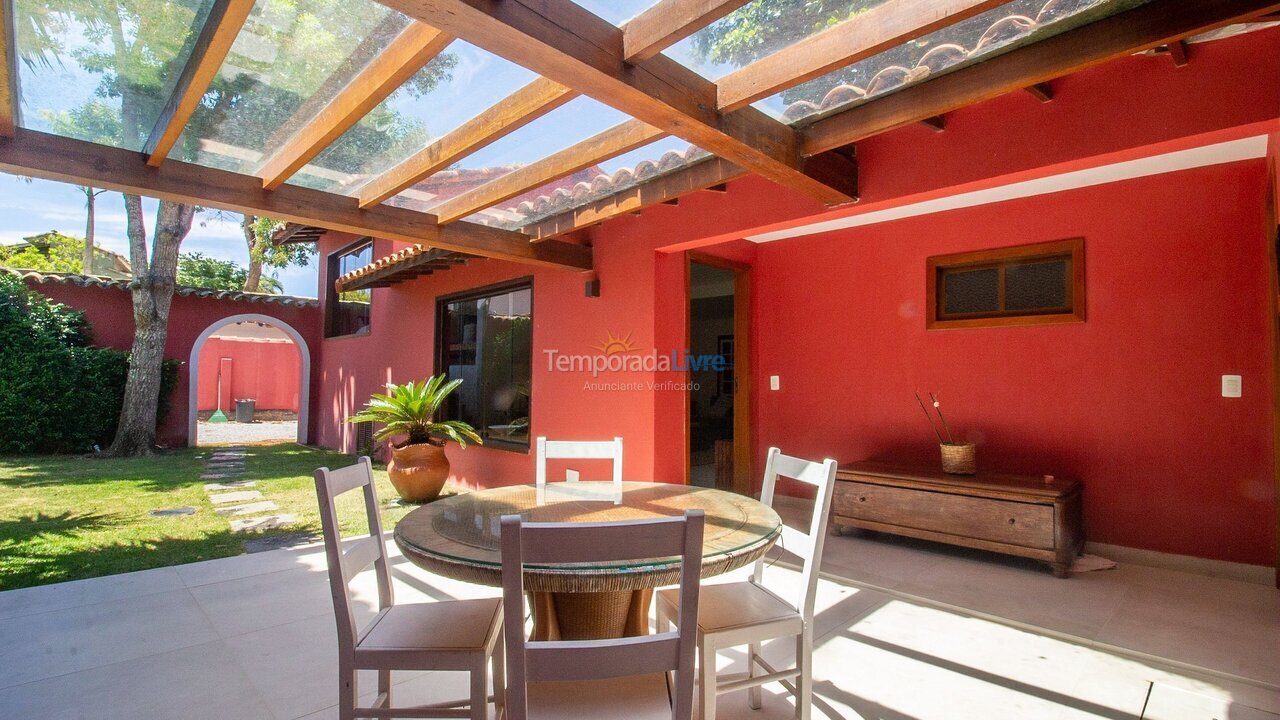 Casa para aluguel de temporada em Armação dos Búzios (Praia dos Ossos)