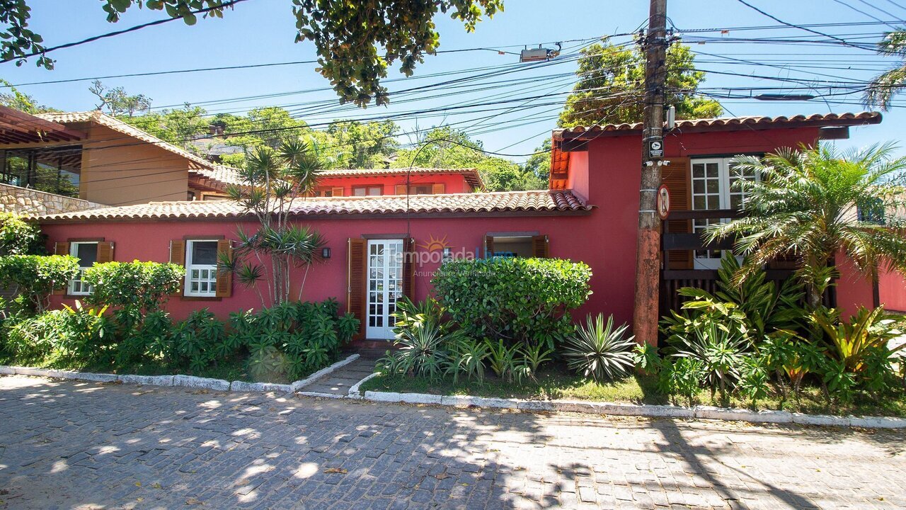 Casa para aluguel de temporada em Armação dos Búzios (Praia dos Ossos)