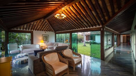Beira Mar Mansion with Five Suites in Praia da Ferradura - Por...