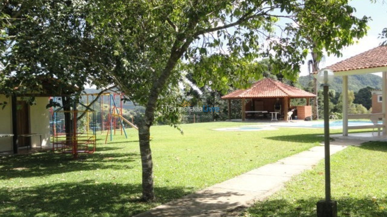 Granja para alquiler de vacaciones em Nazaré Paulista (Vicente Nunes)