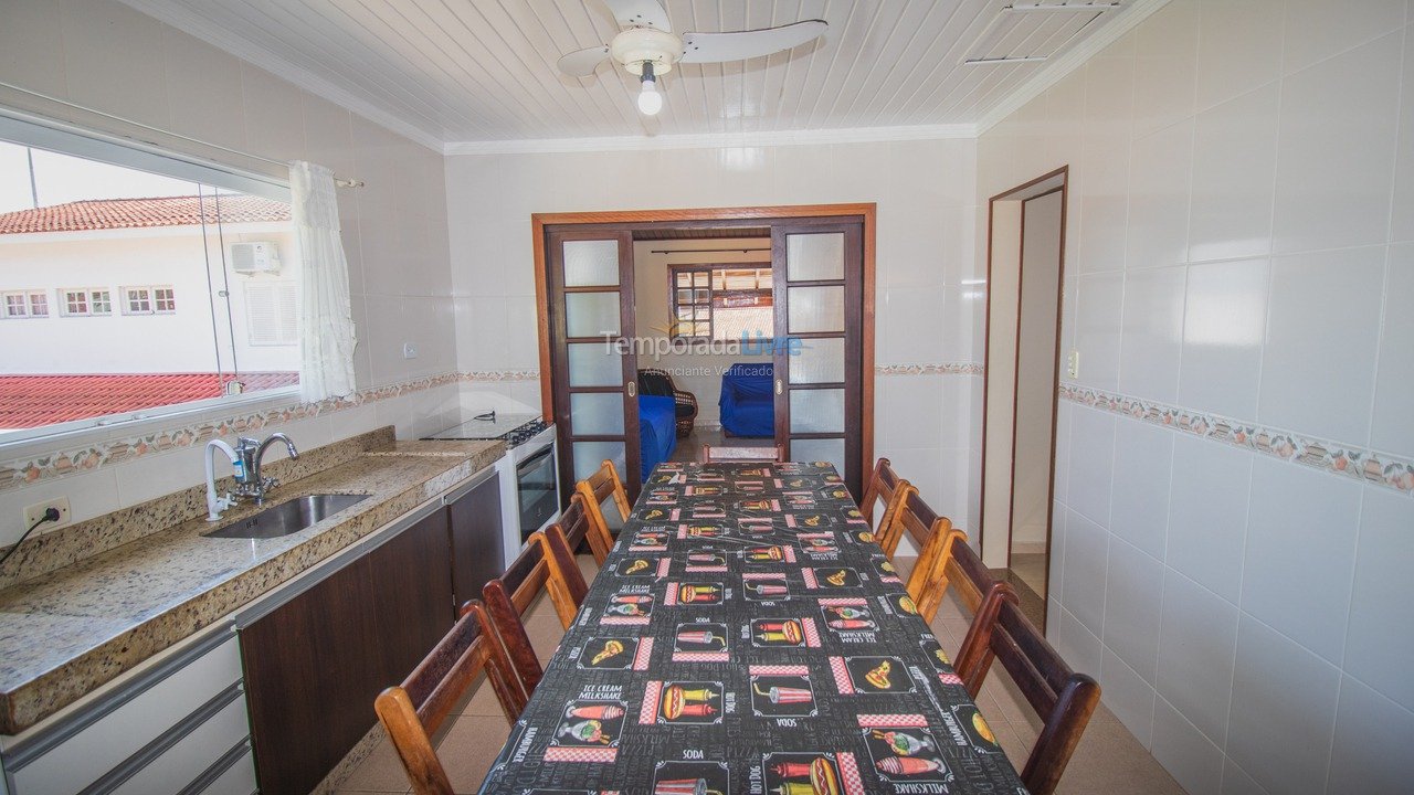 Casa para alquiler de vacaciones em Ubatuba (Praia Grande)