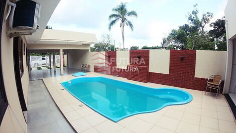 HOUSE WITH POOL RENTAL SEASON - MARISCAL BOMBINHAS SC (LC002EF)