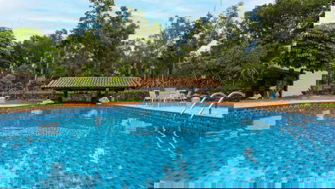 Piscina com mais de 100 mil litros