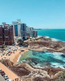 Close to Castanheiras beach and all trade