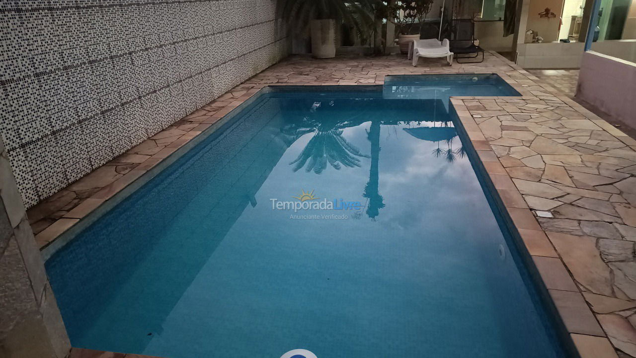 Casa para alquiler de vacaciones em Bertioga (Centro)