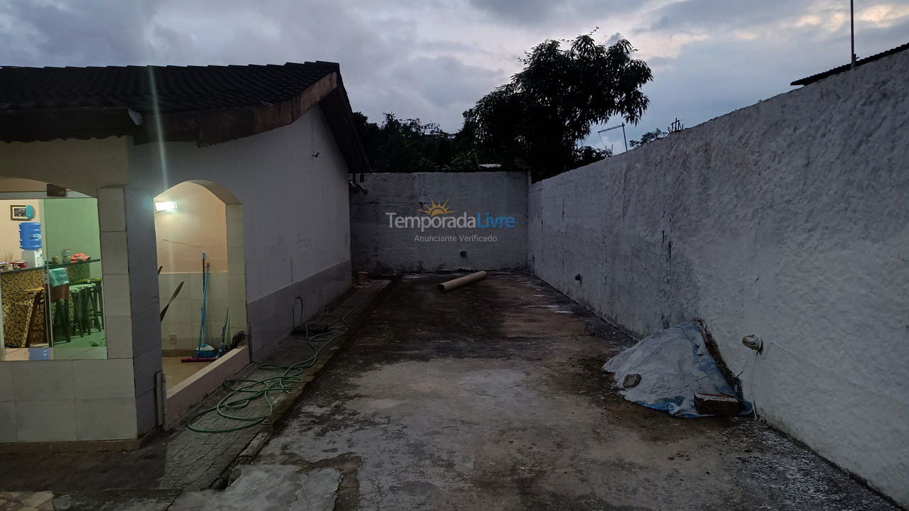 Casa para alquiler de vacaciones em Bertioga (Centro)