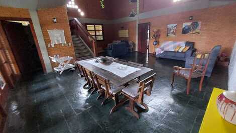 Casa para la temporada de vacaciones en la playa de la ensenada en Guaruja
