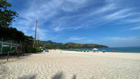 Linda praia de maresias(canto da barra)