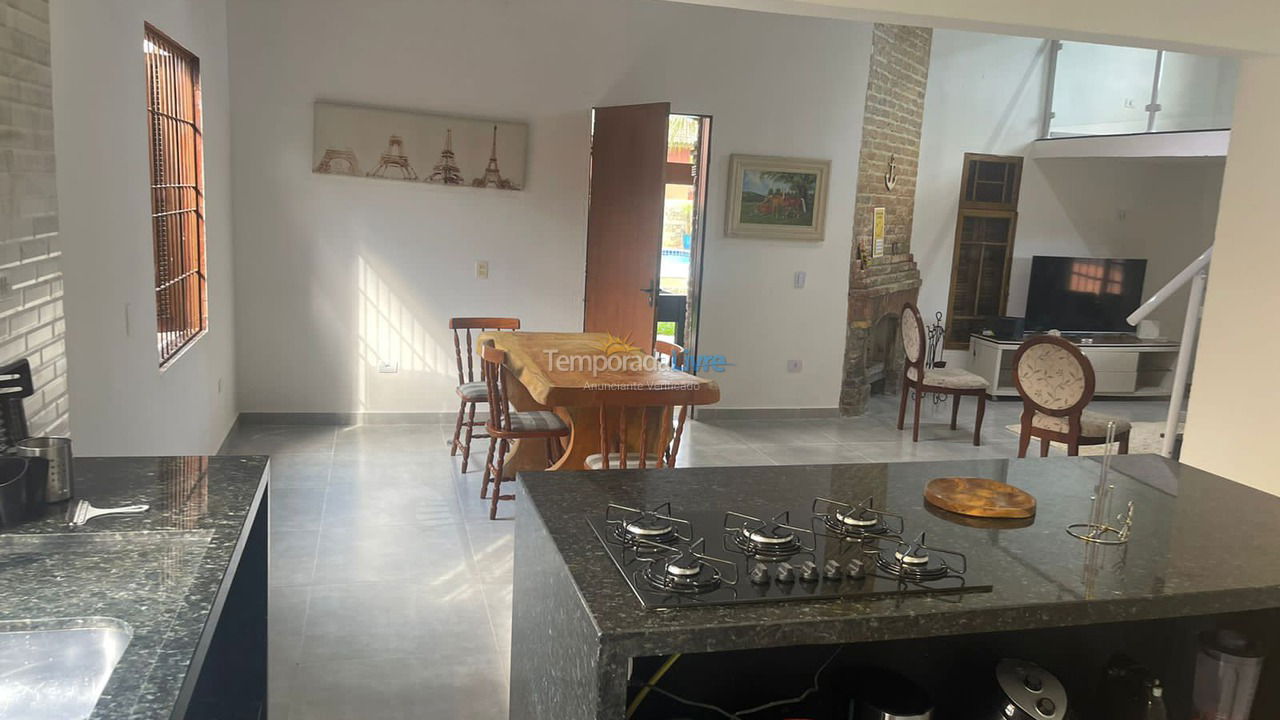Casa para aluguel de temporada em Boracéia (Rua José Costa 520)