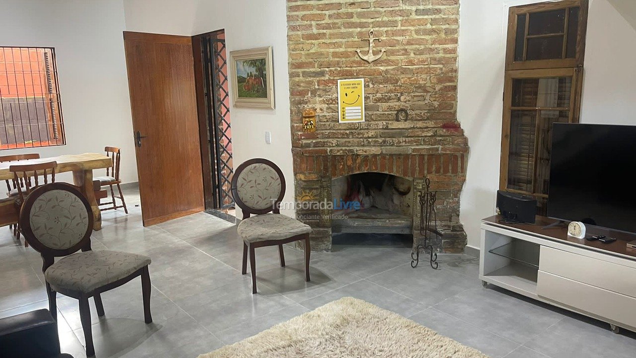 Casa para aluguel de temporada em Boracéia (Rua José Costa 520)