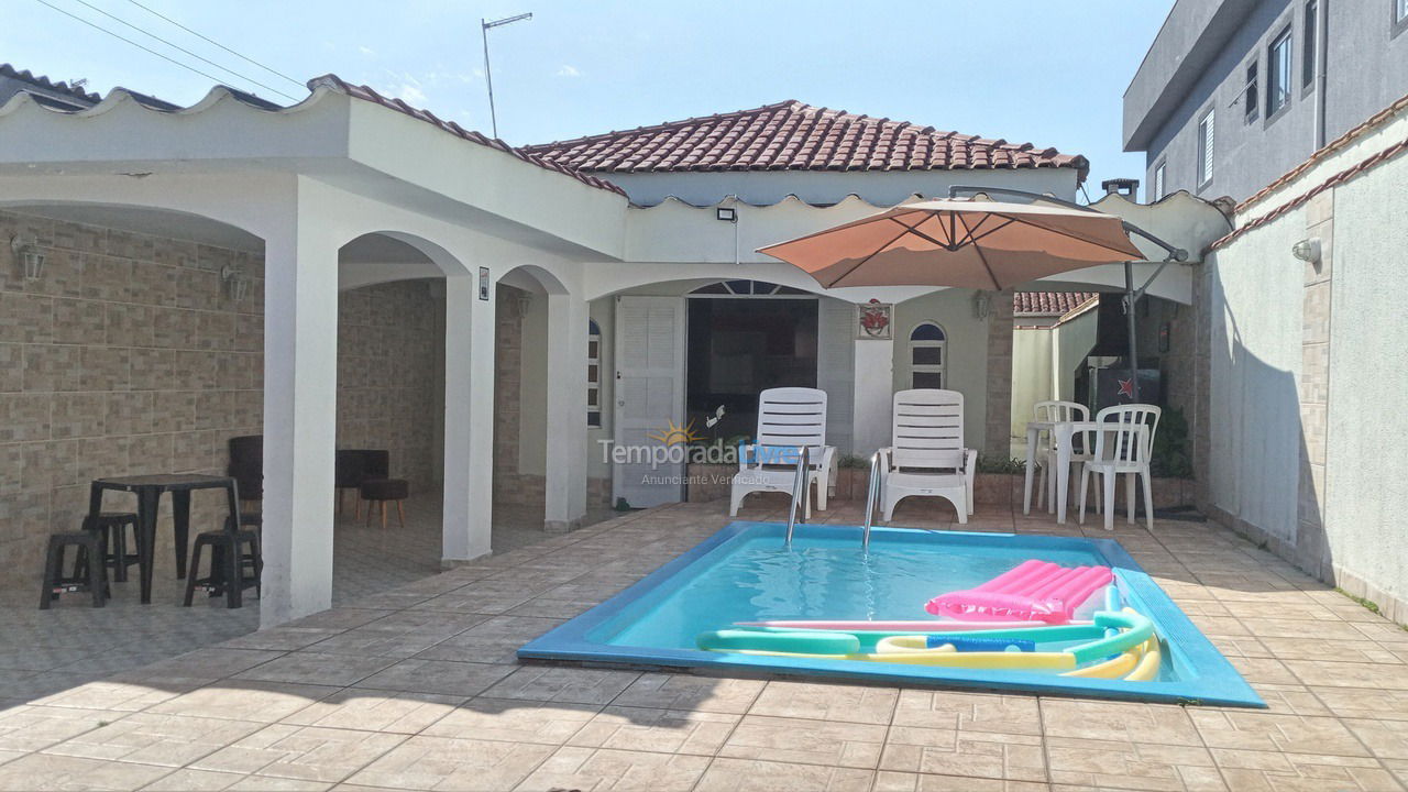 House for vacation rental in Praia Grande (Vila Mirim)