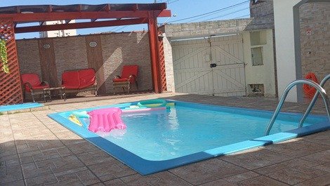 Excellent House with Pool, Gourmet Area and Fireplace Close to the Beach