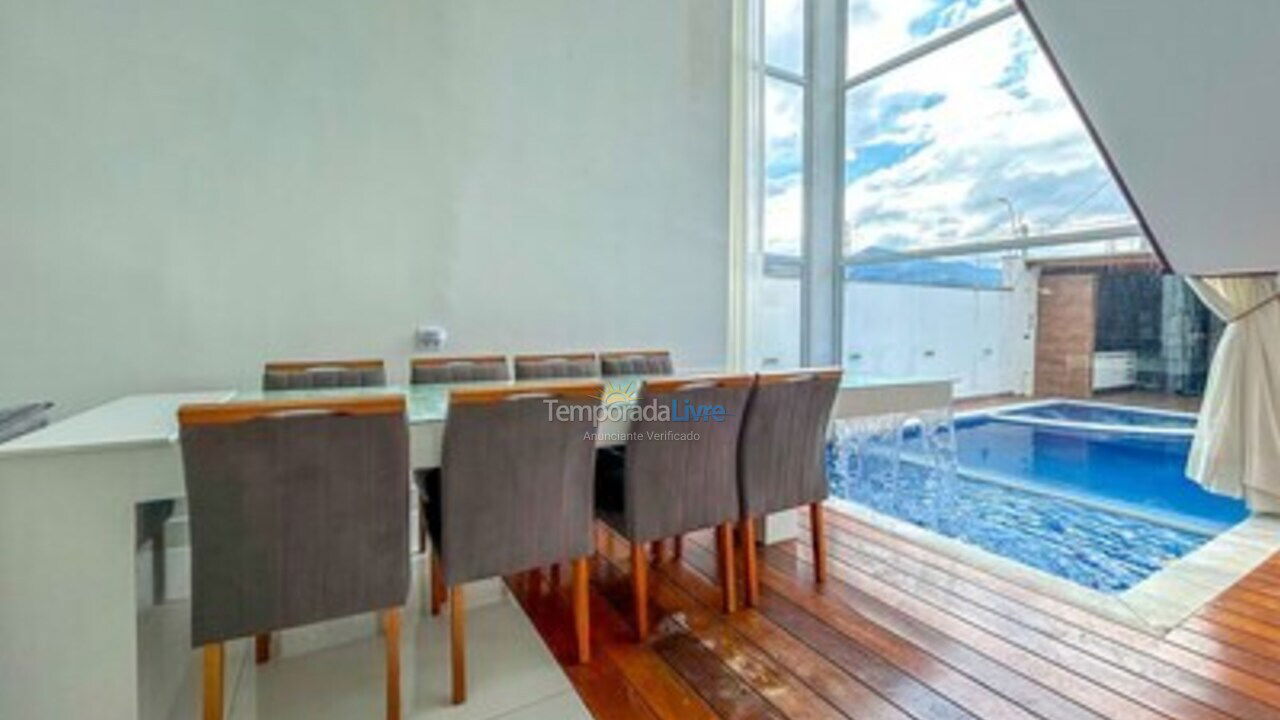 House for vacation rental in Caraguatatuba (Massaguaçu)