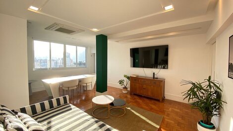 Apartamento renovado perto da praia de Ipanema com 89m2