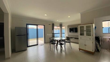 ¡Apartamento en planta baja para 09 personas a 90 metros de la playa!