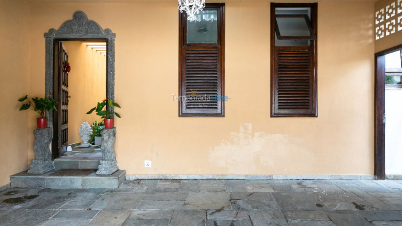 Casa para aluguel de temporada em Guarujá (Praia do Pernambuco)