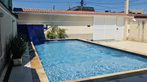 Casa con piscina y barbacoa - Indaiá Bertioga