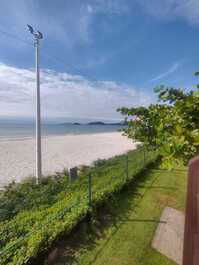 YOUR APARTMENT FOOT IN THE SAND IN CANASVIEIRAS BEACH!