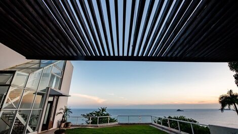 LUXOBRASIL #RJ23 Villa Irvana 04 Suites Sea View São Conrado...