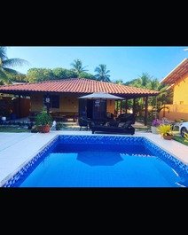 House ample comfortable pool churrasq., Games room, WI-FI 30m from the sea