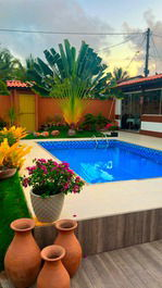 Casa ampla confortável piscina churrasq.,sala jogos,WI-FI 30m do mar