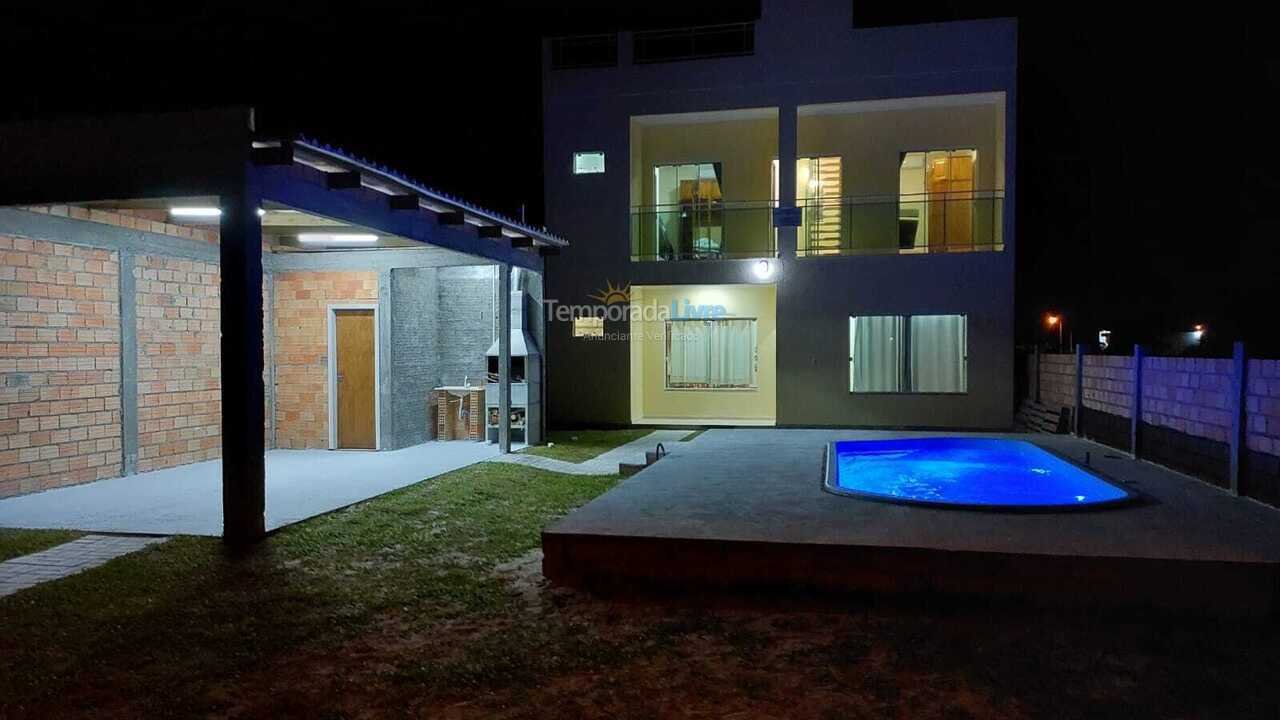 Casa para aluguel de temporada em Balneário Gaivota (Praia Lagoa Cortada)