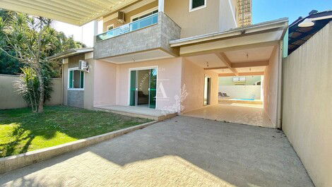 House for 12 people with pool Mariscal Bombinhas beach