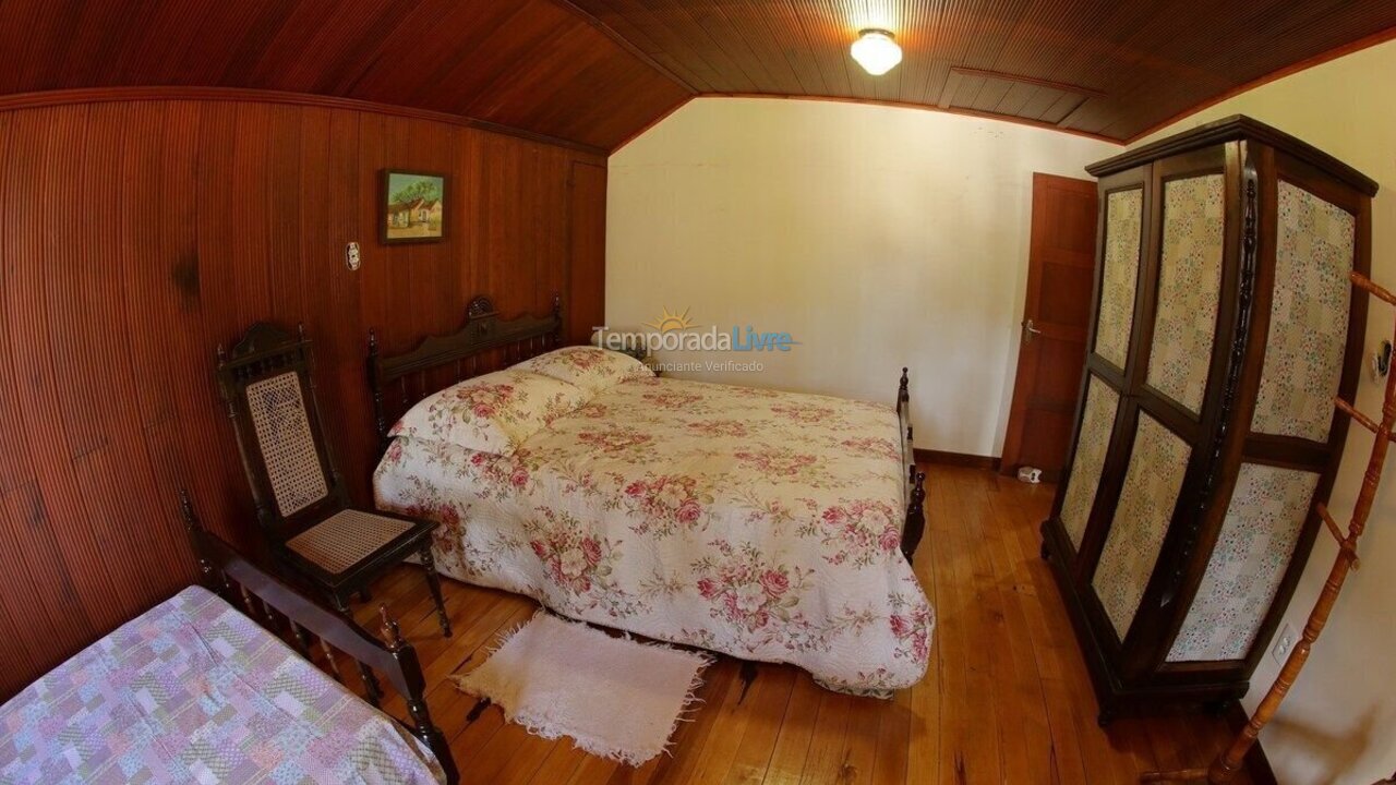 🏠 House for rent in Campo Alegre for vacation Bateias de Baixo Back