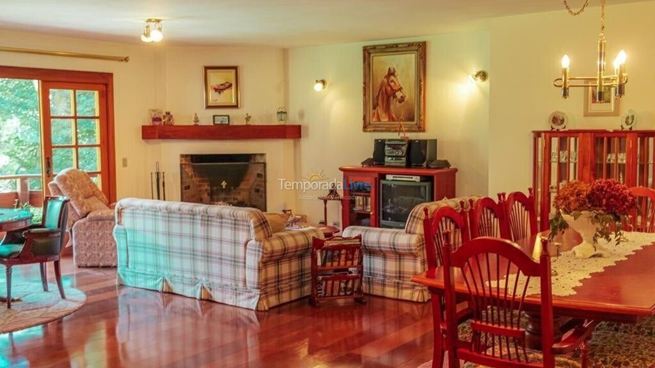 Apartamento para aluguel de temporada em Campos do Jordão (Capivari)