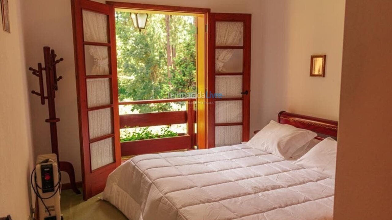 Apartamento para aluguel de temporada em Campos do Jordão (Capivari)