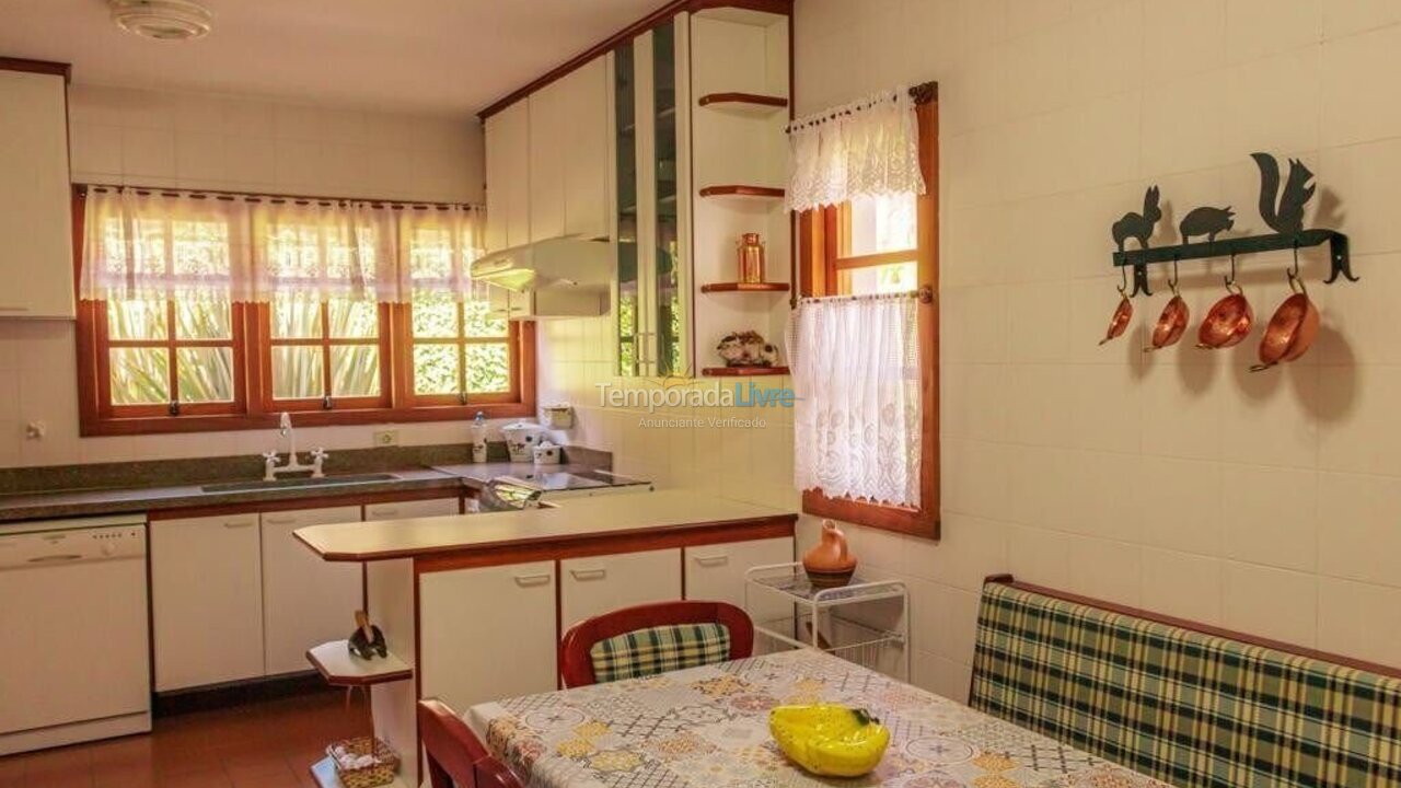 Apartamento para aluguel de temporada em Campos do Jordão (Capivari)