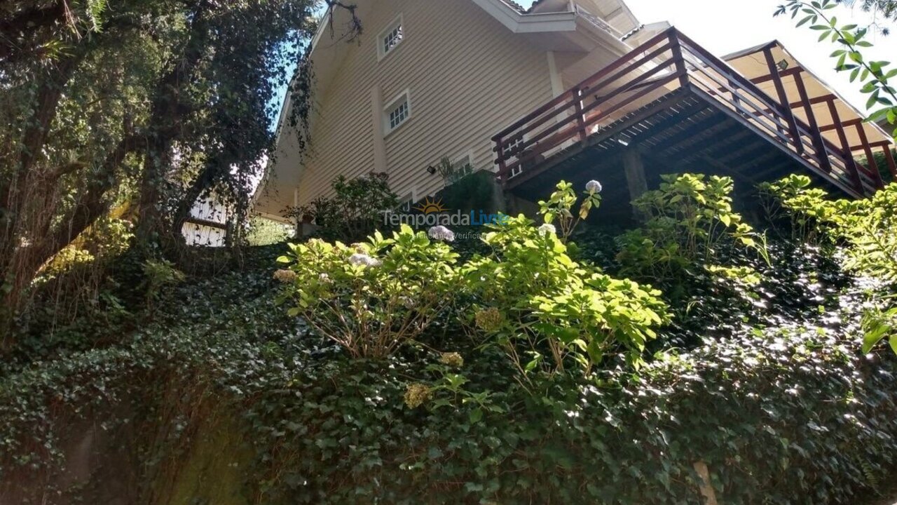 Casa para aluguel de temporada em Campos do Jordão (Fojo)