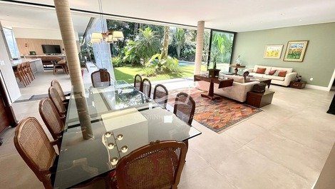 Mansión exclusiva con 6 suites, alto estándar en la Riviera de São Lourenço: